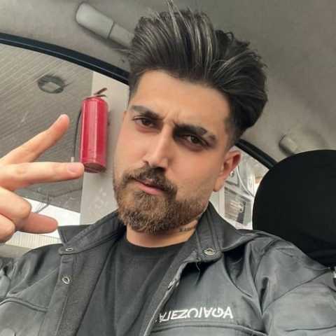 آهنگ ماهان خادمی من و تو چنه قشنگ و من و تو چه خاکیمی