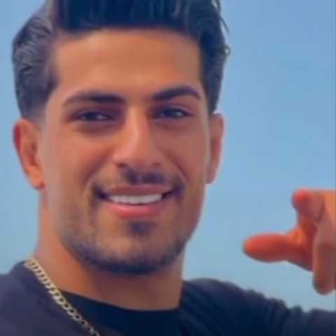 آهنگ محمد کجوری بزنم بشکنم دستی لیوان ره ا رفقا